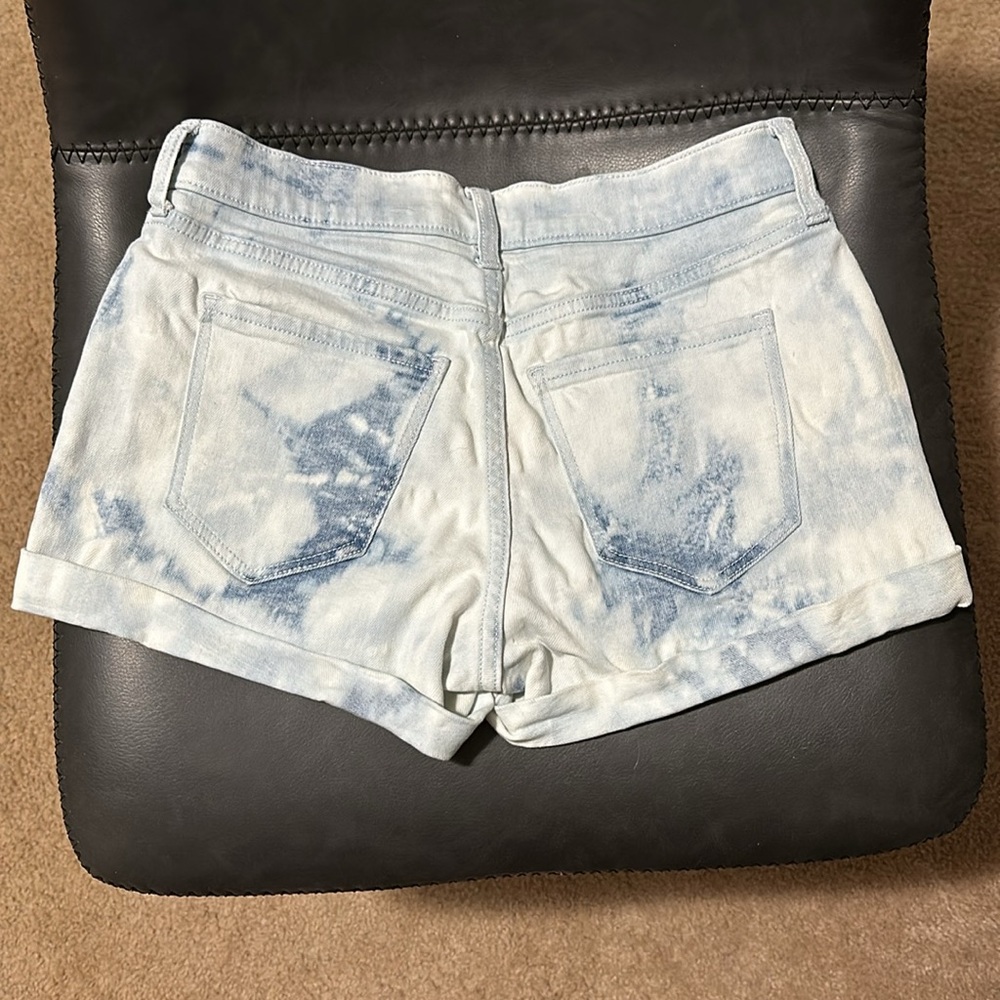 Old Navy Bleach Dyed Boyfriend Shorts - Picture 4 of 6